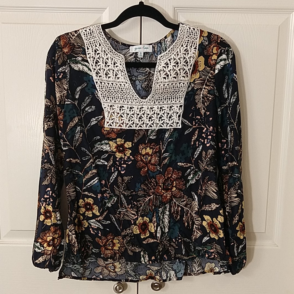 Grace and Lace Print Top